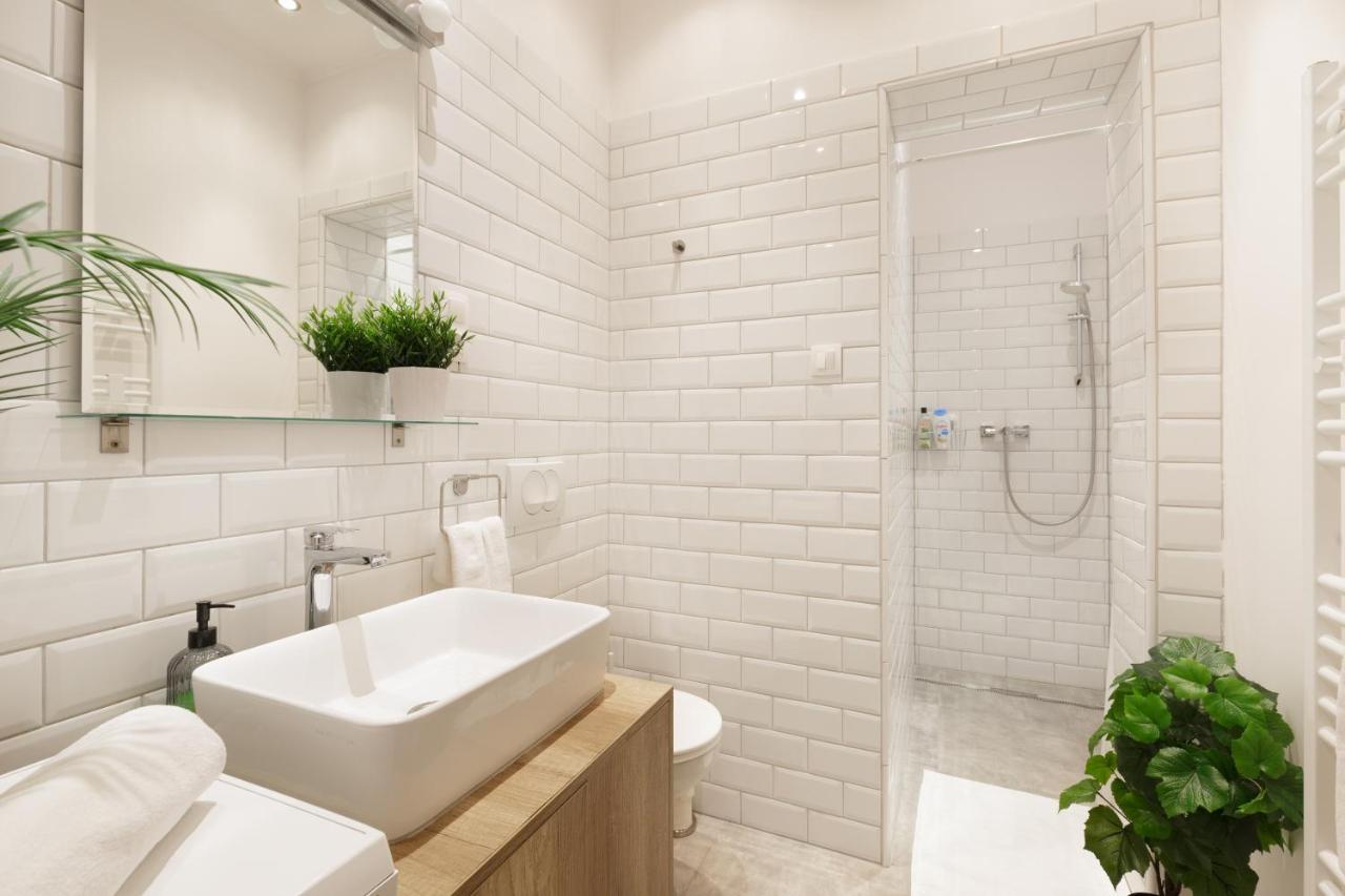 Red Dot Two - New Unit In The Heart Of Party Town Apartment Budapest Exterior photo
