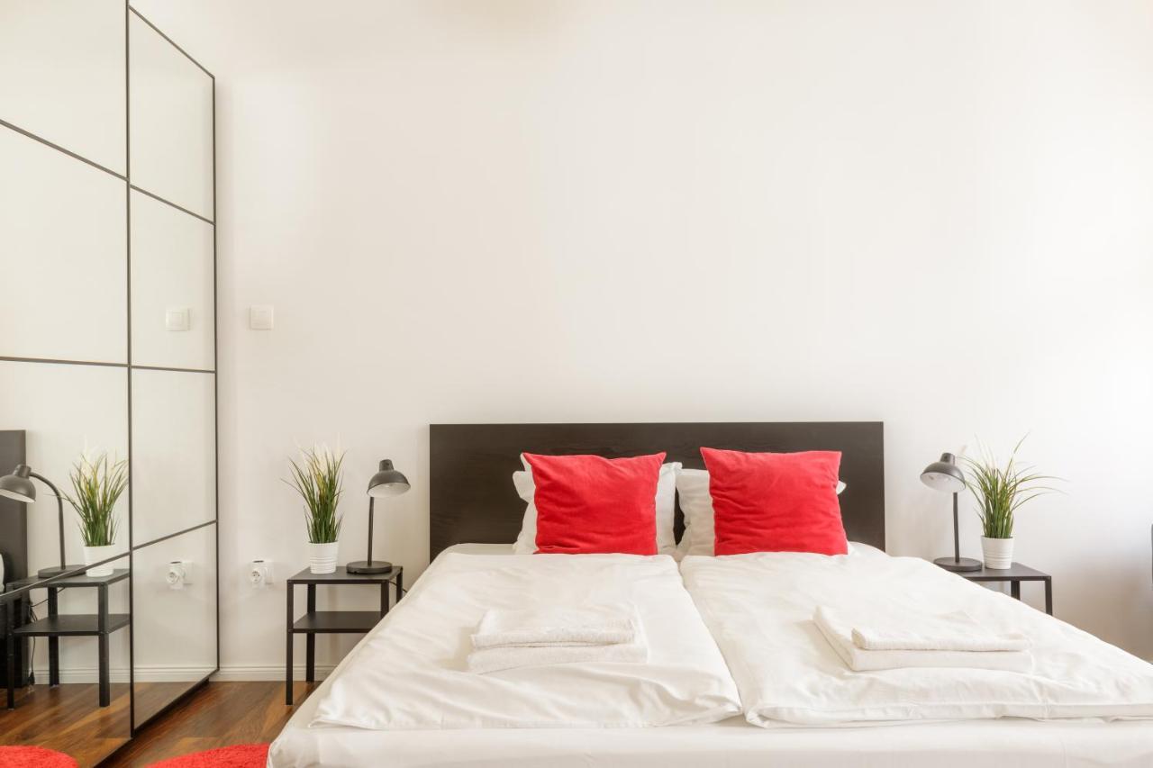 Red Dot Two - New Unit In The Heart Of Party Town Apartment Budapest Exterior photo