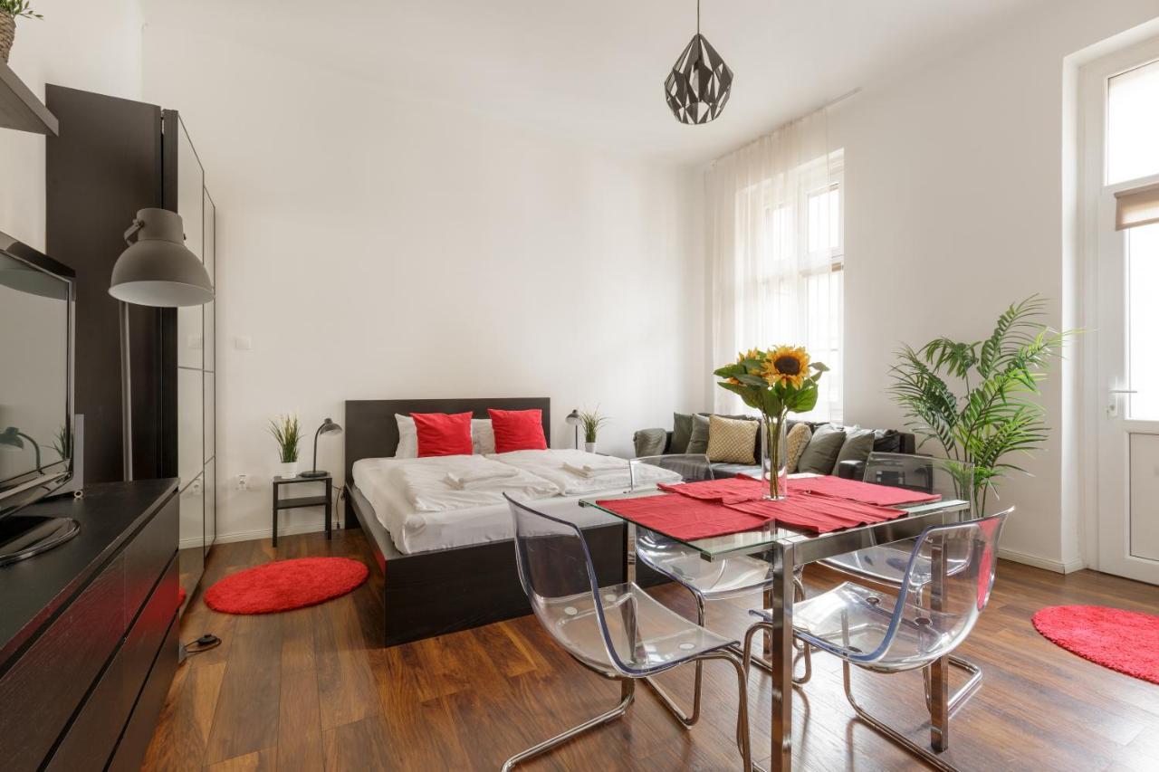 Red Dot Two - New Unit In The Heart Of Party Town Apartment Budapest Exterior photo